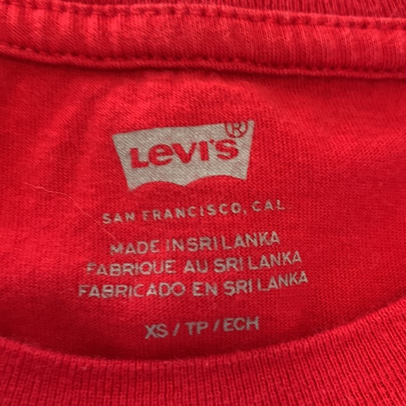 Levi’s short sleeve tee EUC like new - Picture 3 of 3